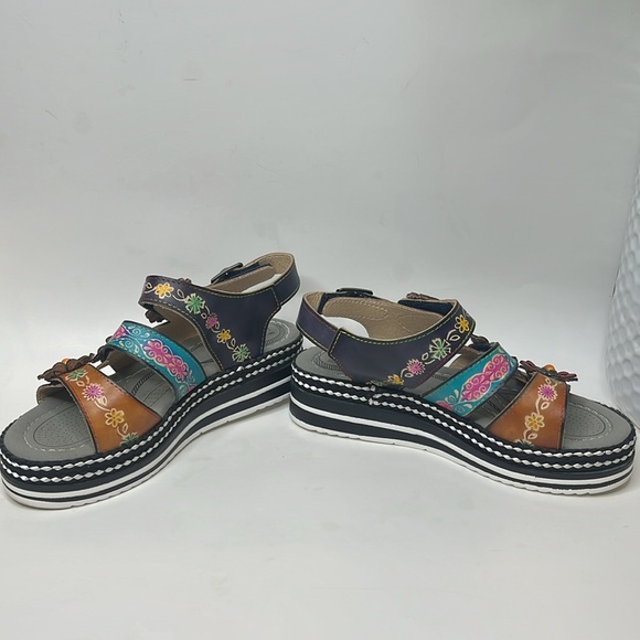 L’Artiste Spring Step Rebecka leather flowered EU 36 US 5.5-6 hook/latch sandals - Picture 4 of 8